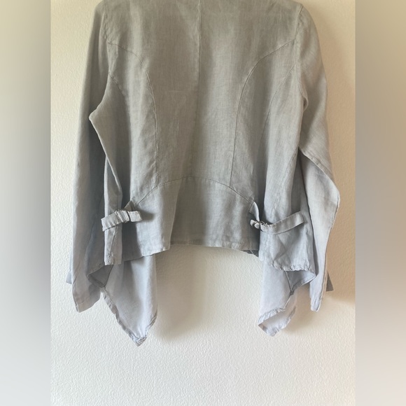 Lightweight Linen Blazer - Picture 3 of 15